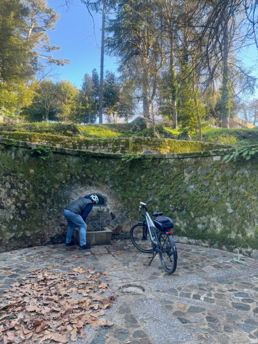 Wasser aus der Quelle in Tempio Pausana