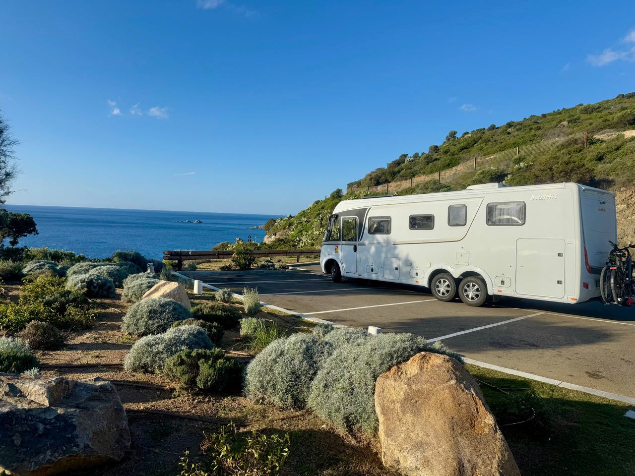 Schöne Fahrt an der Küste