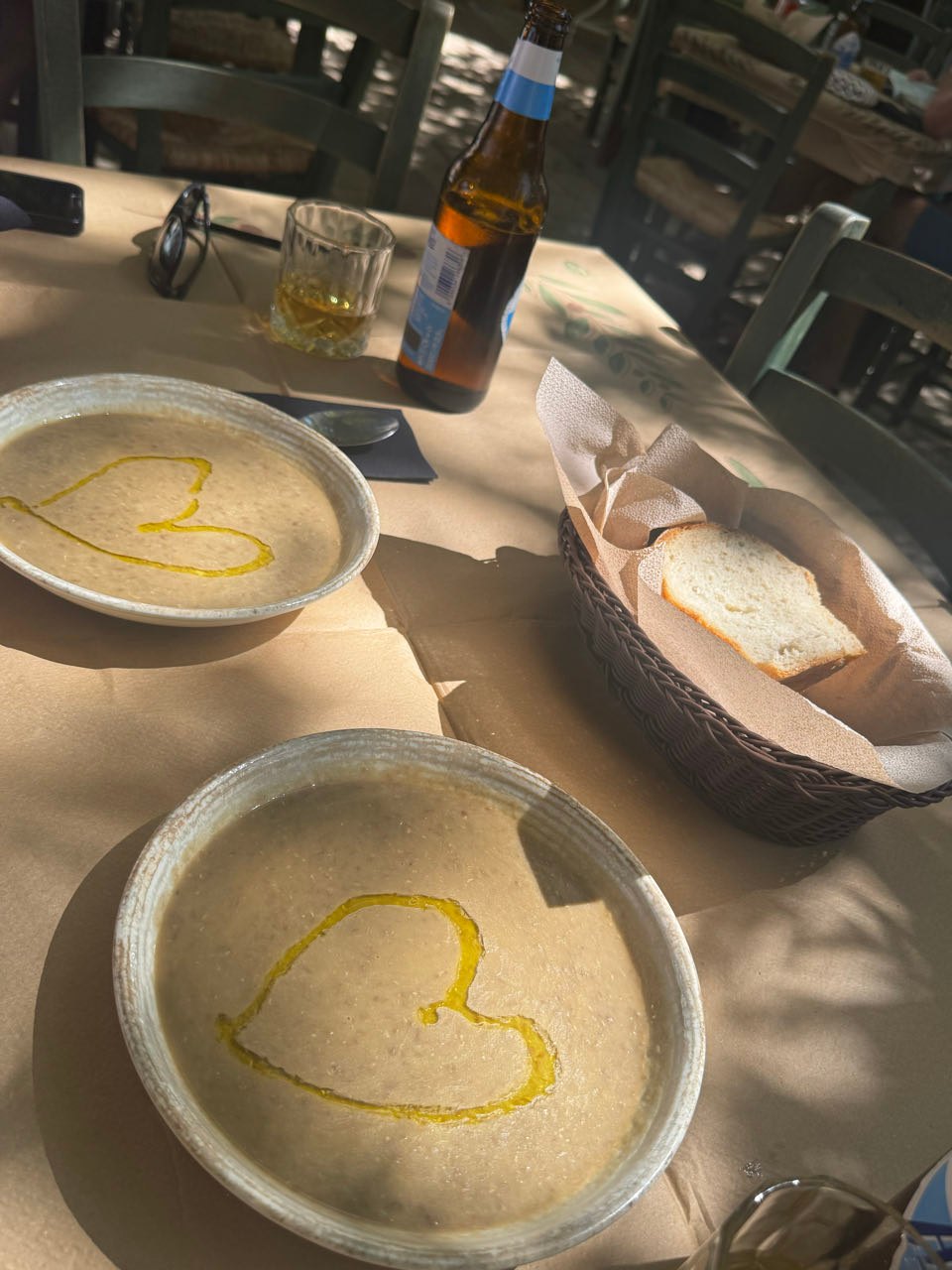 Linsensuppe unter Einheimischen