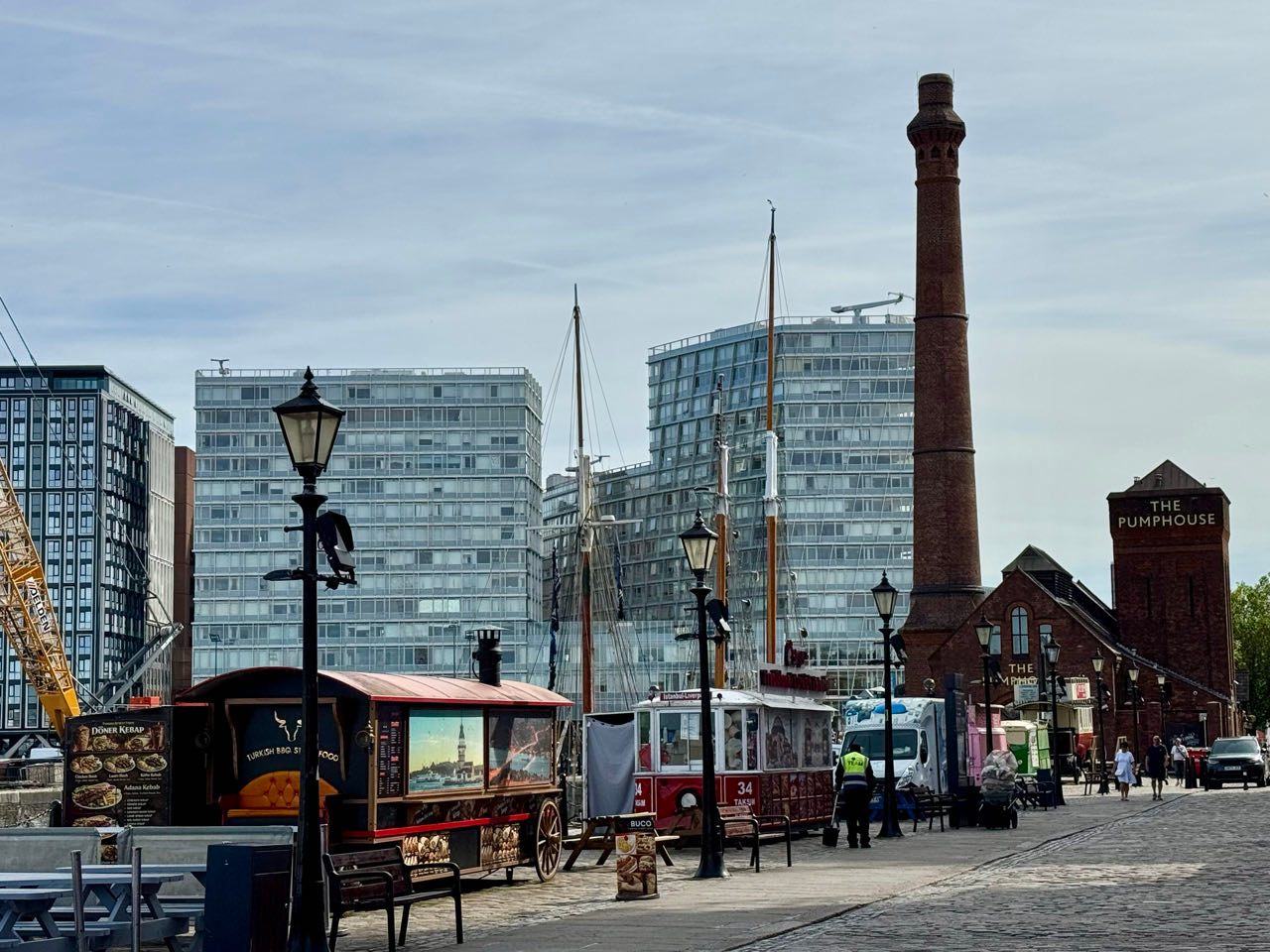 Schöne Food Buden in Liverpool Hafen