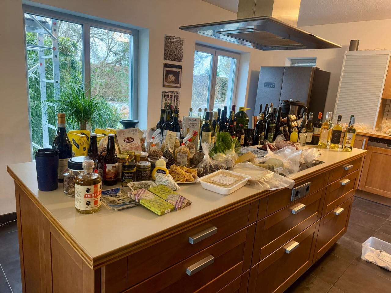 unsere Einkäufe in Sardinen :-)