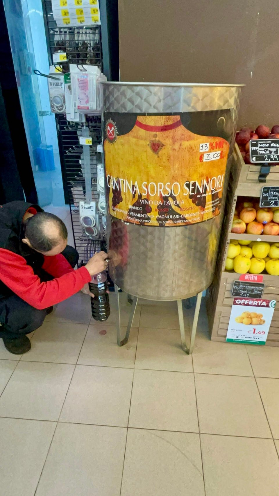 Wein im Supermarkt abfüllen