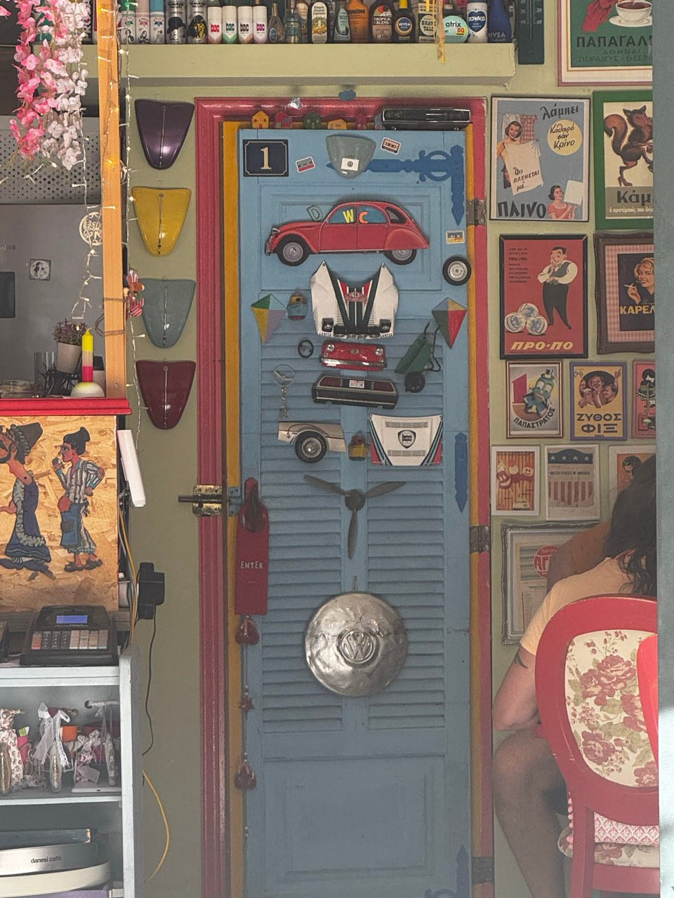 Lustiges Café in Keri