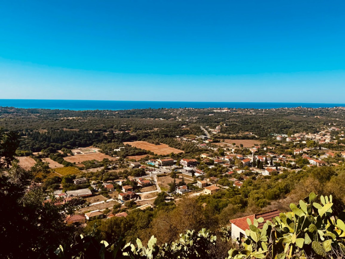 Blick über Koster des Heiligen Andreas Milapidias