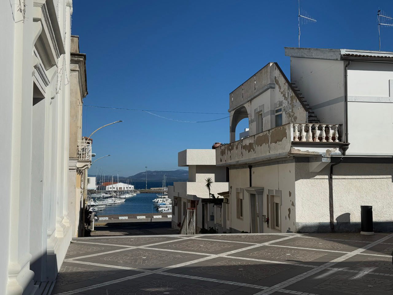 kleine Stadt Calasetta im Norden der Halbinsel
