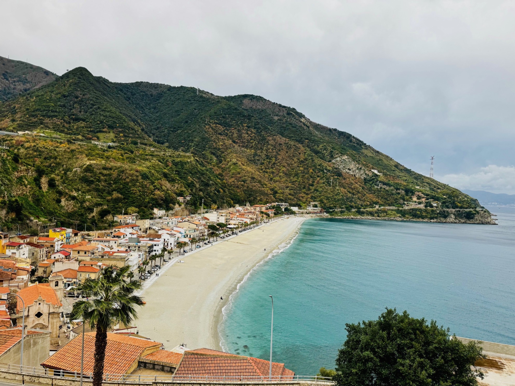 Strand von Scilla im Winter
