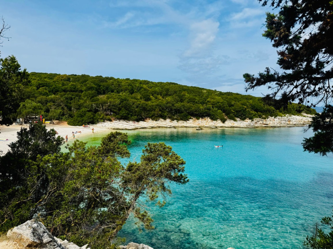  Bucht Paralia Emplisi 