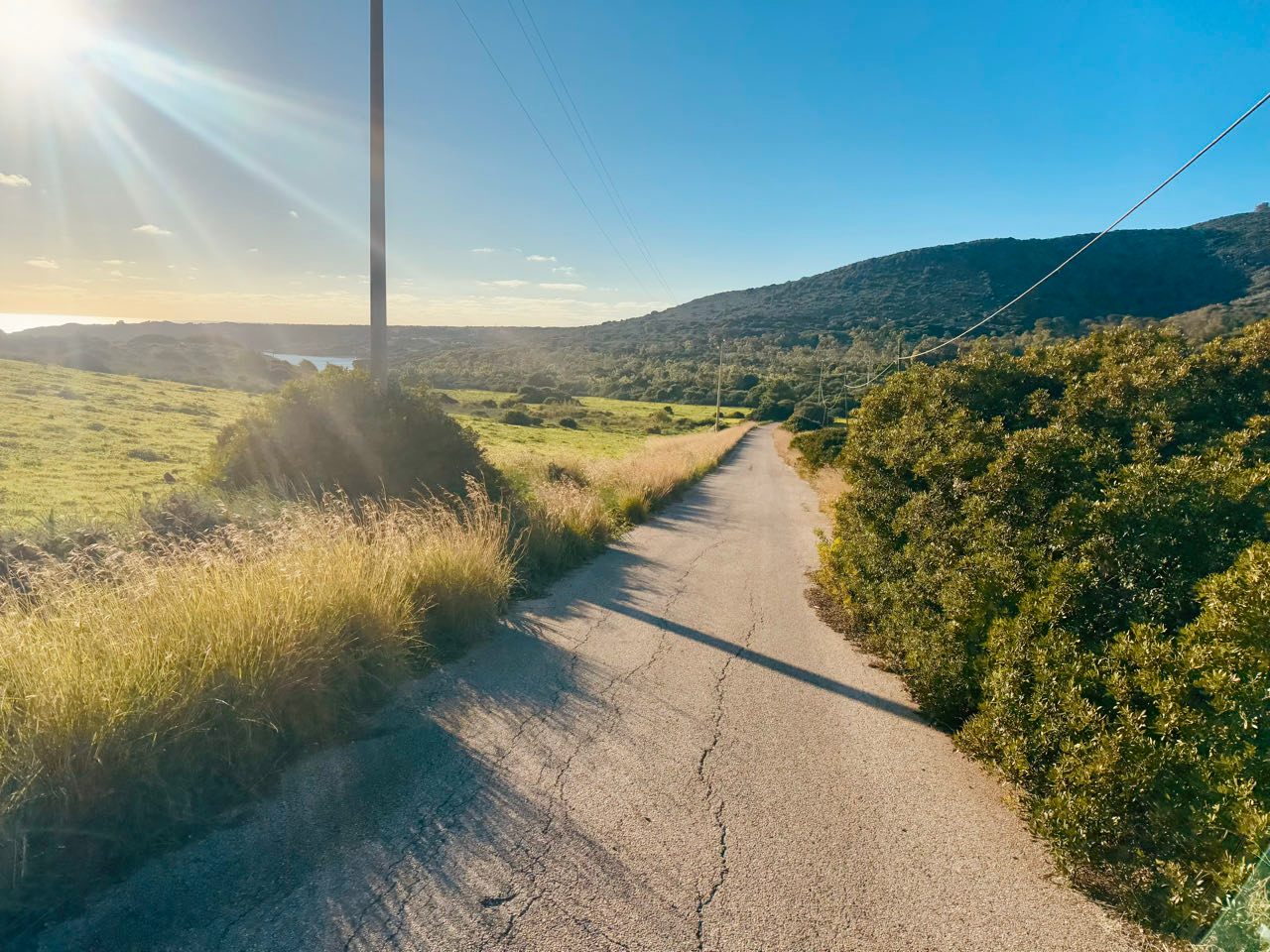 schöne Wege durch Landschaften
