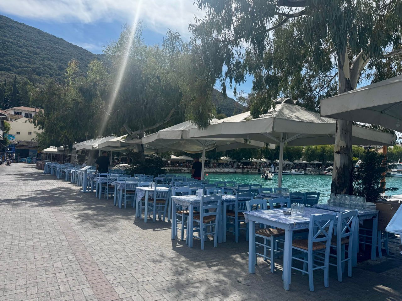 noch ein Eis im Hafen von Vasiliki