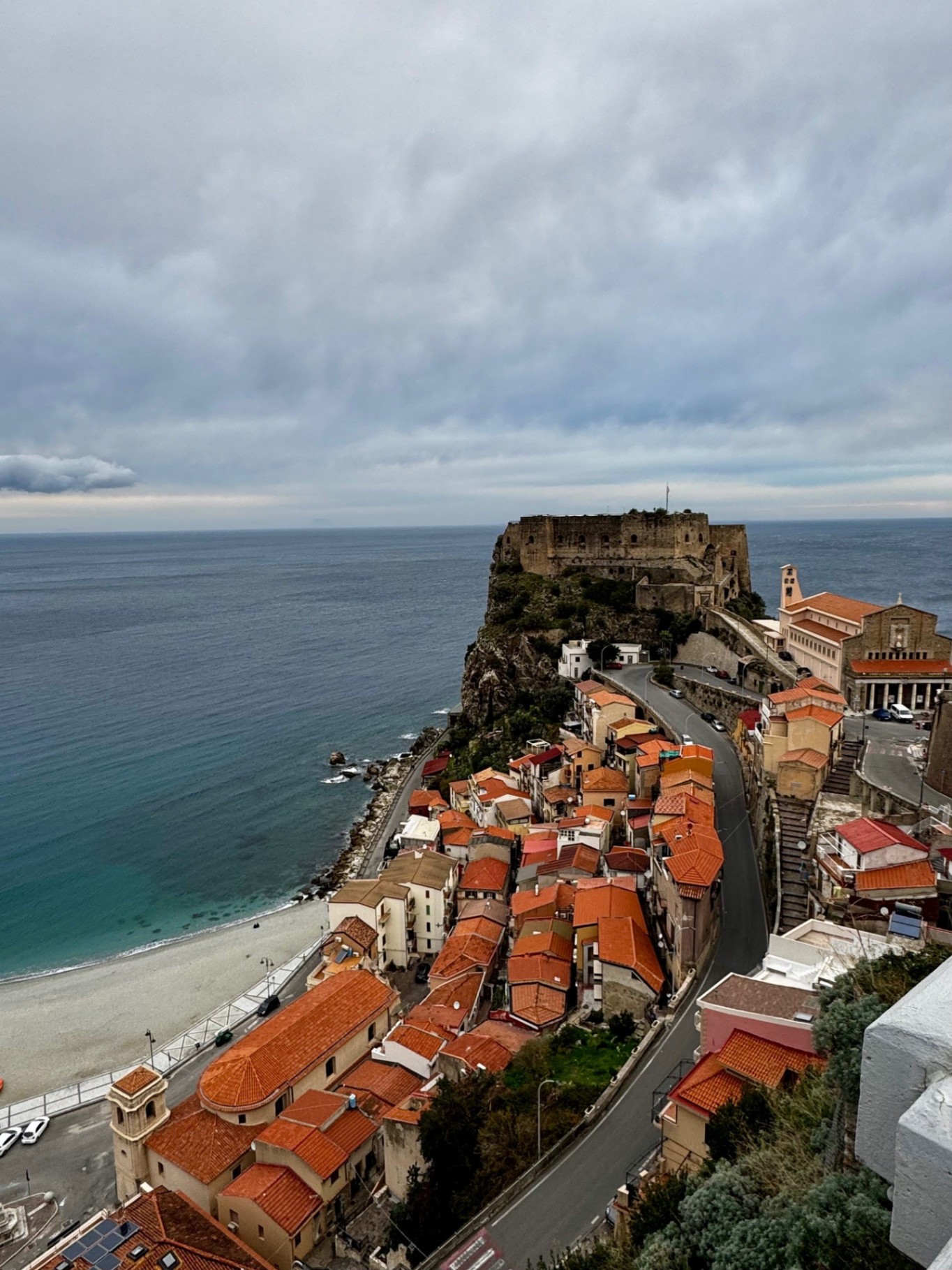 Schöner Blick auf Scilla